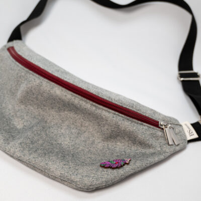 Klasyczna - Jasna Szarość z Akcentem Bordo