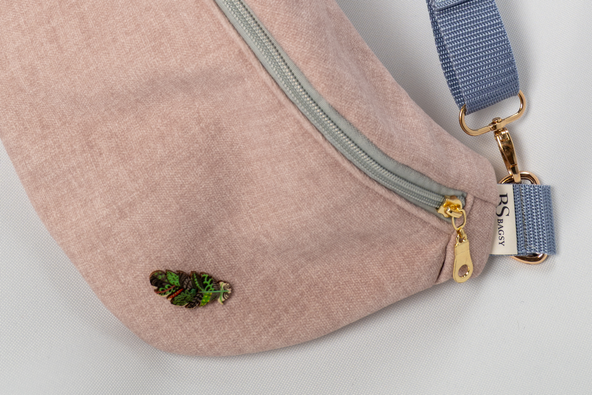 Klasyczna - Pudrowy róż z szaro-niebieskim paskiem - obrazek 3